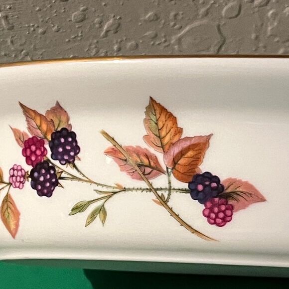 Royal Worcester Evesham Elegant Sm  Oval Serving Bowl with Gold Trim Vintage - Picture 4 of 8